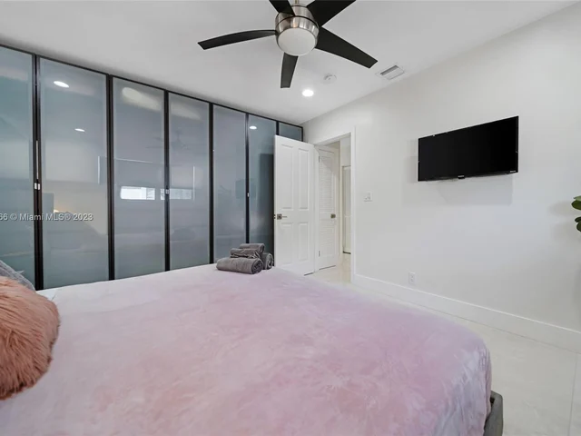 31 SE 12th St, Pompano Beach FL 33060