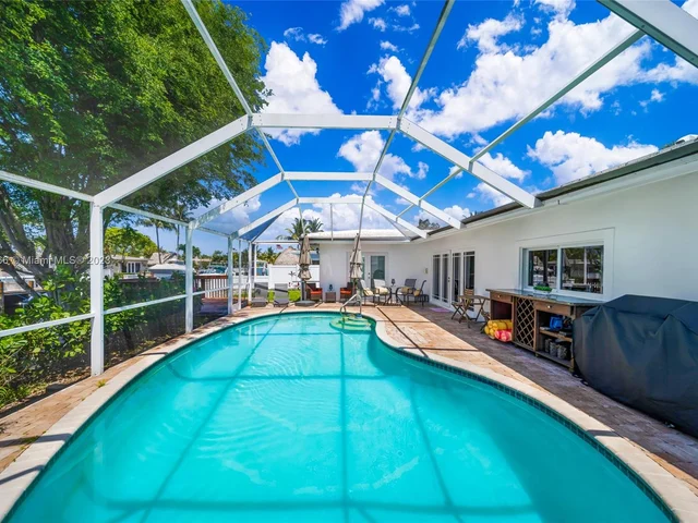 31 SE 12th St, Pompano Beach FL 33060