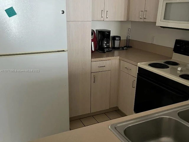 185 SE 14th Ter # 2112, Miami FL 33131