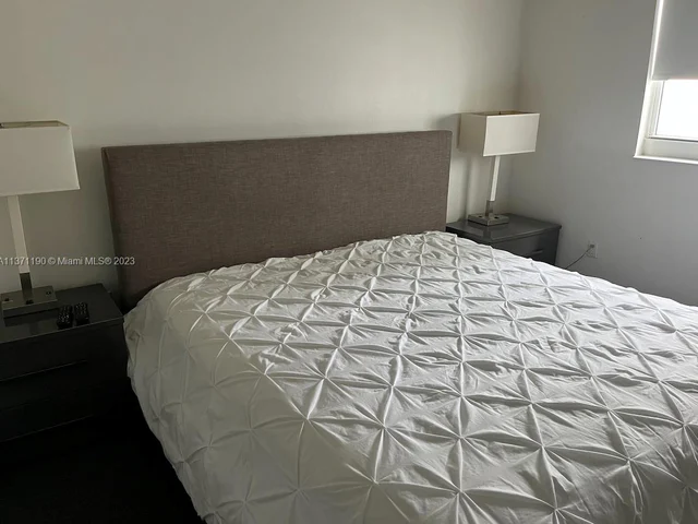 185 SE 14th Ter # 2112, Miami FL 33131