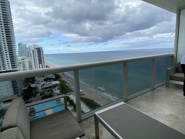 1830 S Ocean Dr # 2212, Hallandale Beach FL 33009
