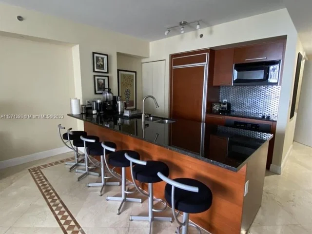 1830 S Ocean Dr # 2212, Hallandale Beach FL 33009