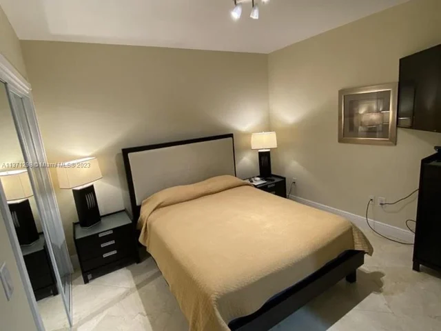 1830 S Ocean Dr # 2212, Hallandale Beach FL 33009