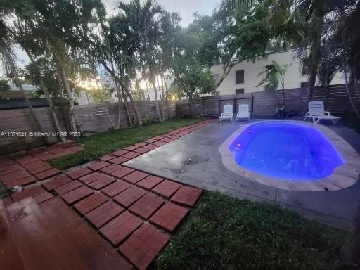 1547 Harrison St, Hollywood FL 33020