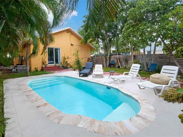 1547 Harrison St, Hollywood FL 33020