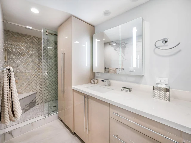 2100 S Ocean Ln # 207, Fort Lauderdale FL 33316