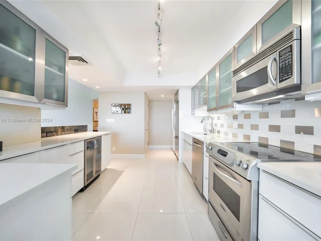 2100 S Ocean Ln # 207, Fort Lauderdale FL 33316