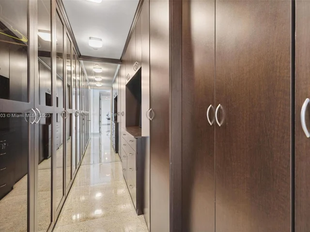 201 Aqua Ave, Miami Beach FL 33141