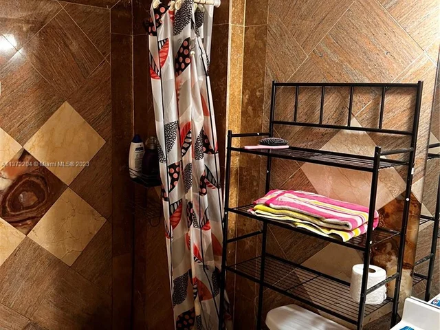 2008 Jackson St # D9, Hollywood FL 33020