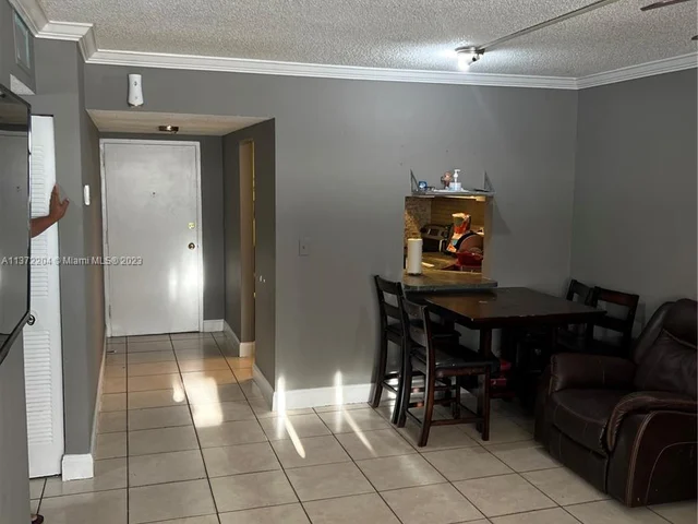 2008 Jackson St # D9, Hollywood FL 33020