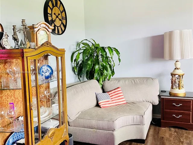 50 NW 209th St, Miami Gardens FL 33169