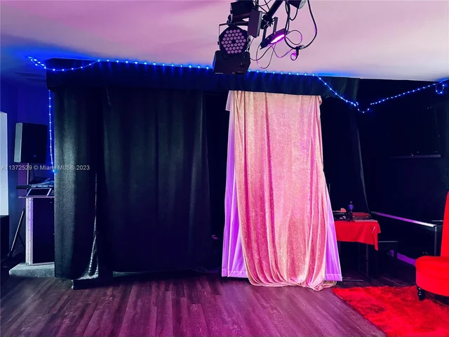 50 NW 209th St, Miami Gardens FL 33169