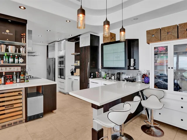 5601 Collins Ave # 1720, Miami Beach FL 33140