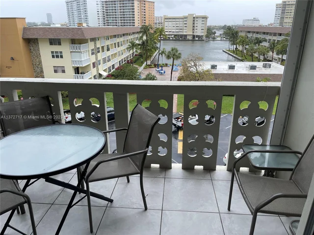1893 S Ocean Dr # 506, Hallandale Beach FL 33009