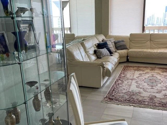 19355 Turnberry Way # 27F, Aventura FL 33180