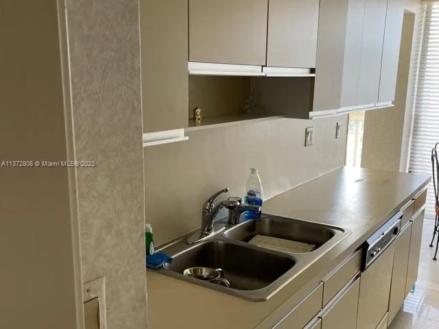 19355 Turnberry Way # 27F, Aventura FL 33180