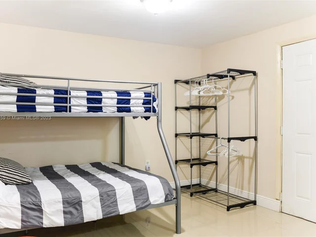 519 NW 52 St, Miami FL 33127