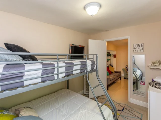 519 NW 52 St, Miami FL 33127