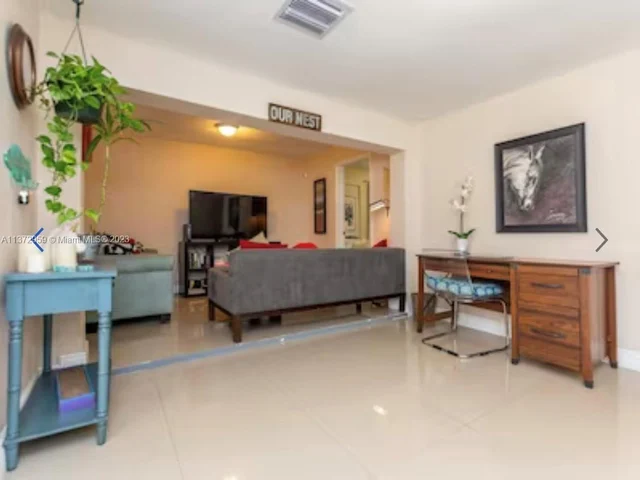 519 NW 52 St, Miami FL 33127