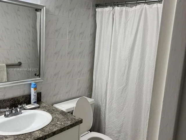 3180 S Ocean Dr # 318, Hallandale Beach FL 33009