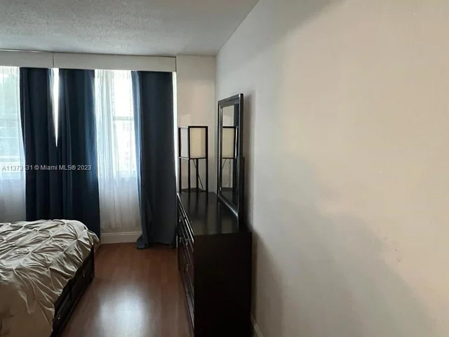 3180 S Ocean Dr # 318, Hallandale Beach FL 33009