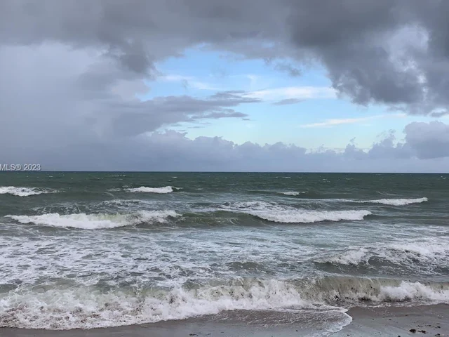 3180 S Ocean Dr # 318, Hallandale Beach FL 33009