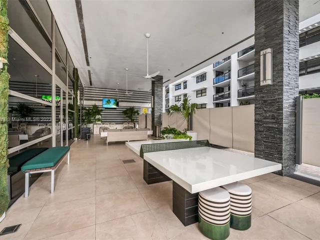 5875 Collins Ave # 604, Miami Beach FL 33140