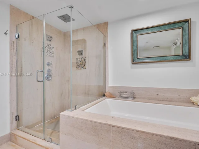 5875 Collins Ave # 604, Miami Beach FL 33140