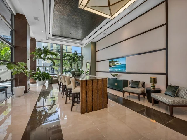 5875 Collins Ave # 604, Miami Beach FL 33140