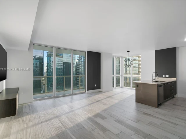 55 SE 6th St # 3802, Miami FL 33131