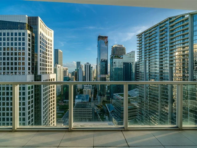 55 SE 6th St # 3802, Miami FL 33131