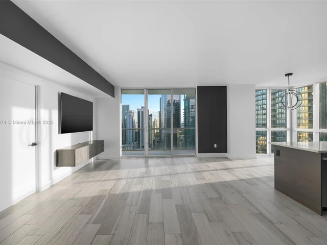 55 SE 6th St # 3802, Miami FL 33131