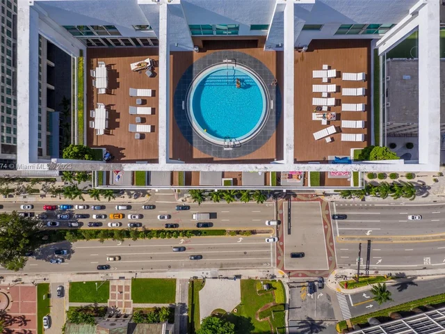 55 SE 6th St # 3802, Miami FL 33131