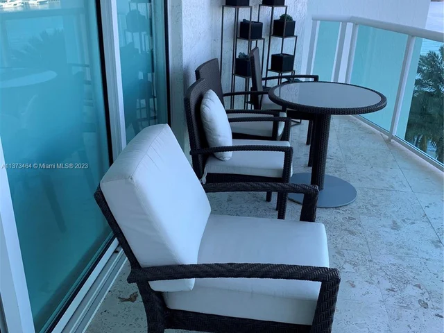 20201 E Country Club Dr # 607, Aventura FL 33180