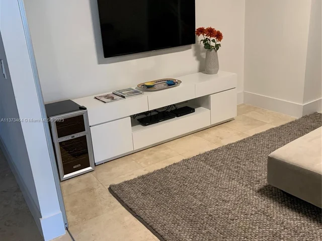 20201 E Country Club Dr # 607, Aventura FL 33180