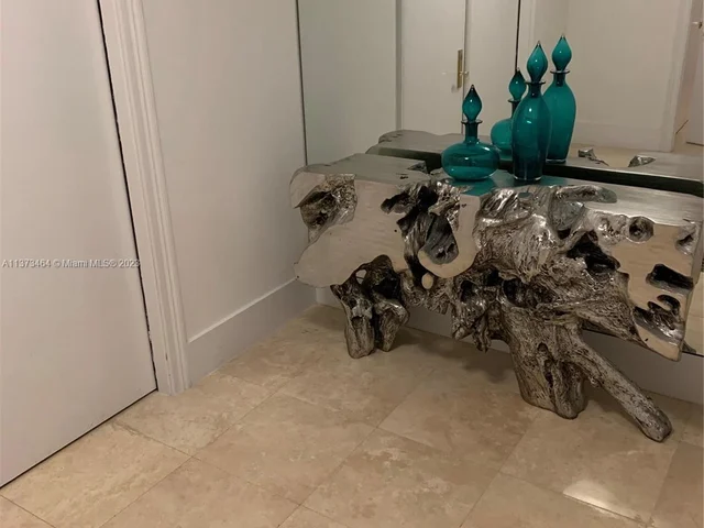 20201 E Country Club Dr # 607, Aventura FL 33180