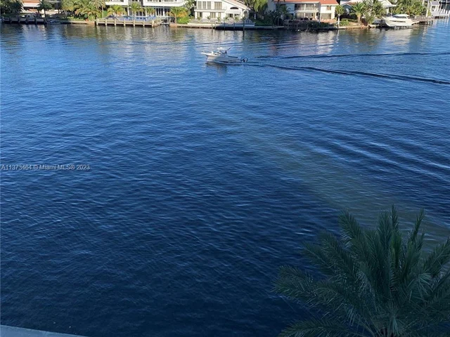 20201 E Country Club Dr # 607, Aventura FL 33180