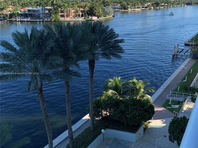 20201 E Country Club Dr # 607, Aventura FL 33180