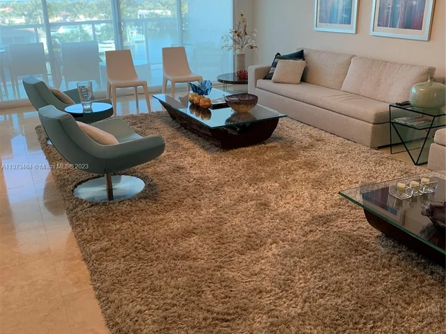 20201 E Country Club Dr # 607, Aventura FL 33180