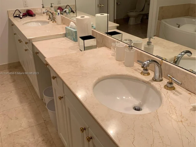 20201 E Country Club Dr # 607, Aventura FL 33180