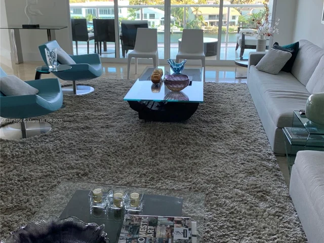 20201 E Country Club Dr # 607, Aventura FL 33180