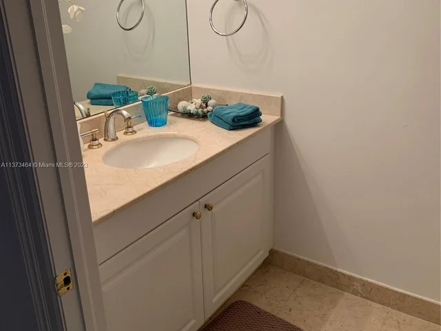 20201 E Country Club Dr # 607, Aventura FL 33180