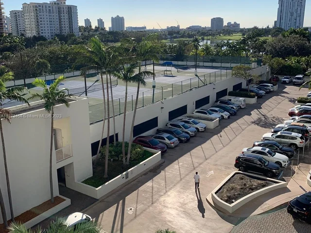 20201 E Country Club Dr # 607, Aventura FL 33180