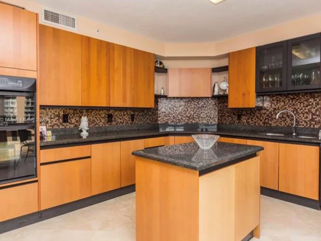 17555 Collins Ave # 1004, Sunny Isles Beach FL 33160