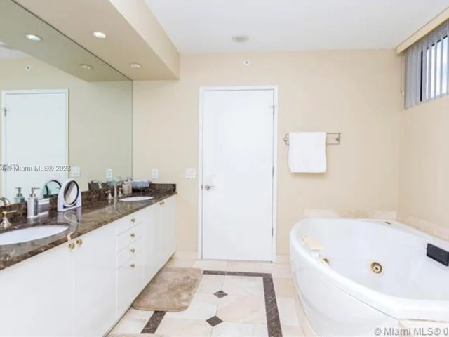 17555 Collins Ave # 1004, Sunny Isles Beach FL 33160