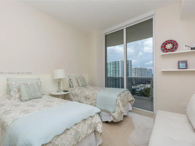 15811 Collins Ave # 1105, Sunny Isles Beach FL 33160