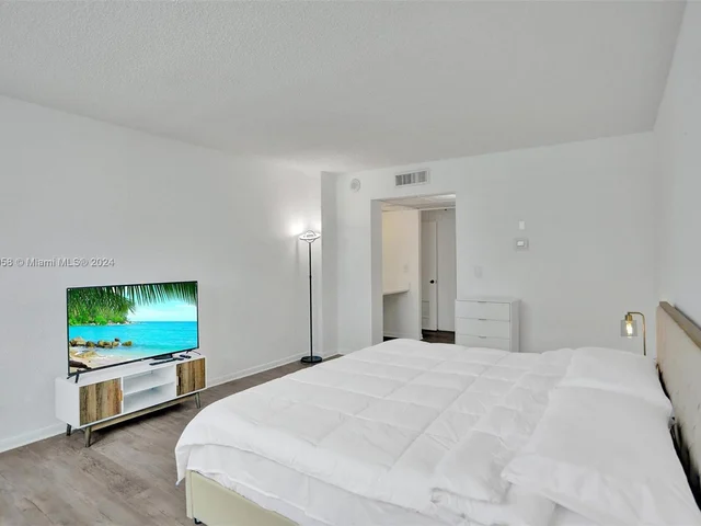 19370 Collins Ave # 1102, Sunny Isles Beach FL 33160