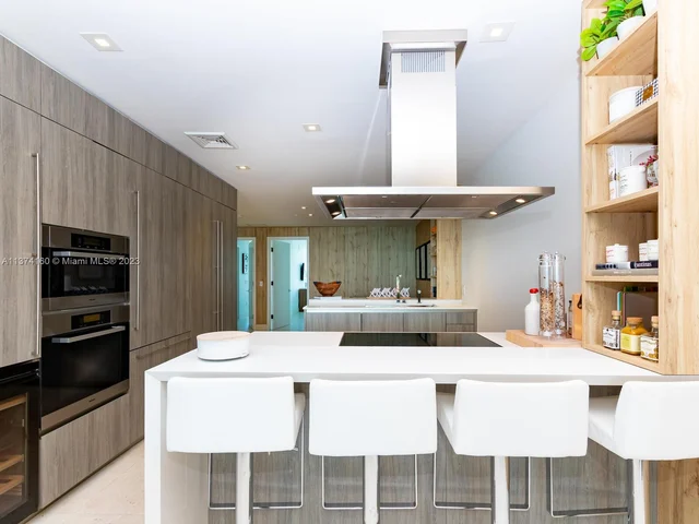 360 Ocean Dr # 606S, Key Biscayne FL 33149