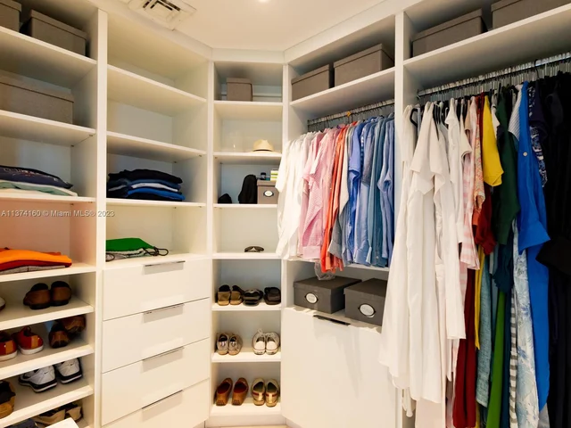 360 Ocean Dr # 606S, Key Biscayne FL 33149