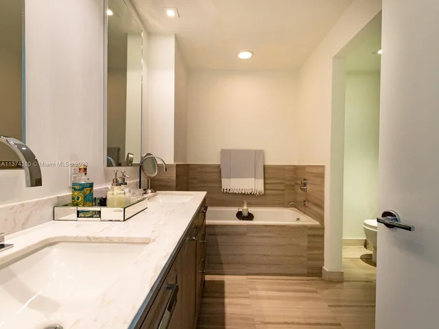 360 Ocean Dr # 606S, Key Biscayne FL 33149